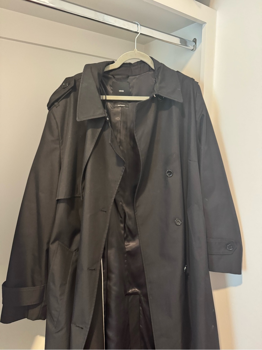 Classic Black Trench Coat - Mango